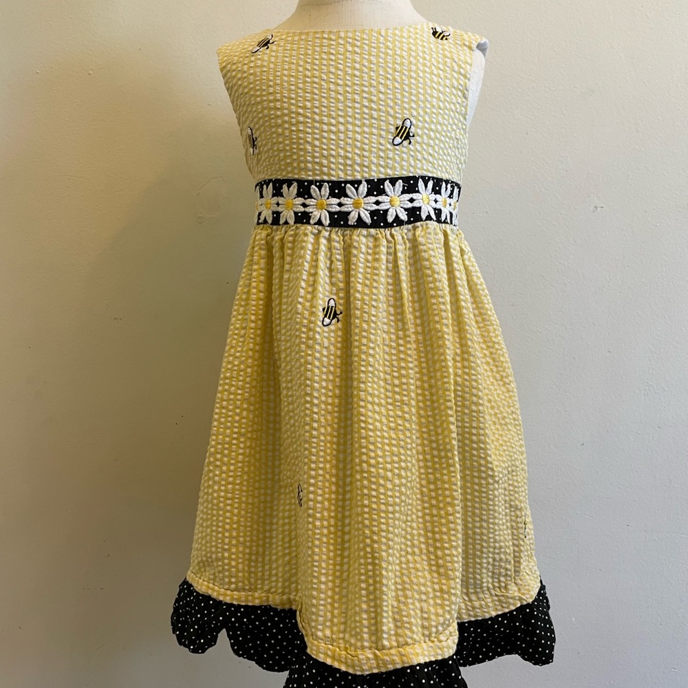 Charming Yellow Kids Dress with Floral Accents. Toddler dress size 5